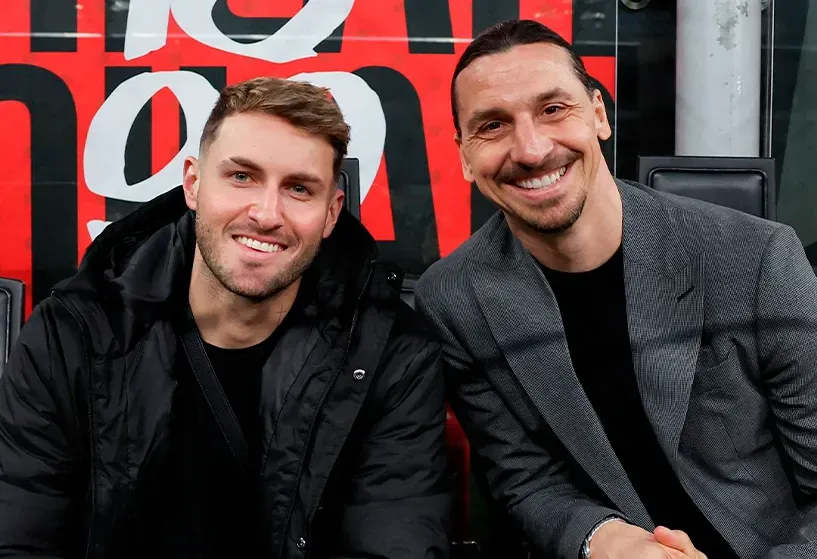 Santiago Giménez y Zlatan Ibrahimovic en San Siro