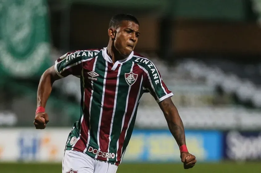 John Kennedy em ação pelo Fluminense – Foto: Lucas Merçon/Fluminense