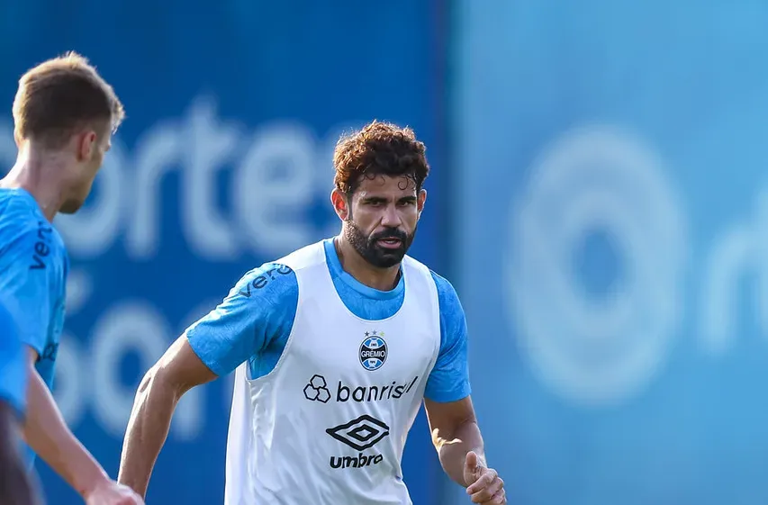 Diego Costa retornou aos treinos do Grêmio. Foto: LUCAS UEBEL/GREMIO FBPA