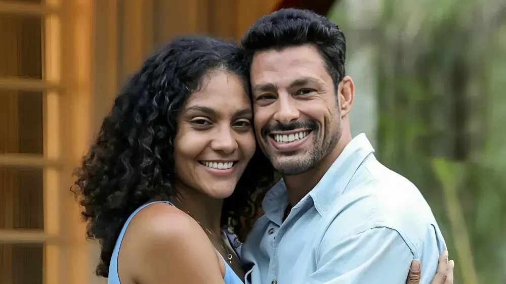 Aline (Bárbara Reis) e Caio (Cauã Reymond) – Foto: Reprodução/Globo