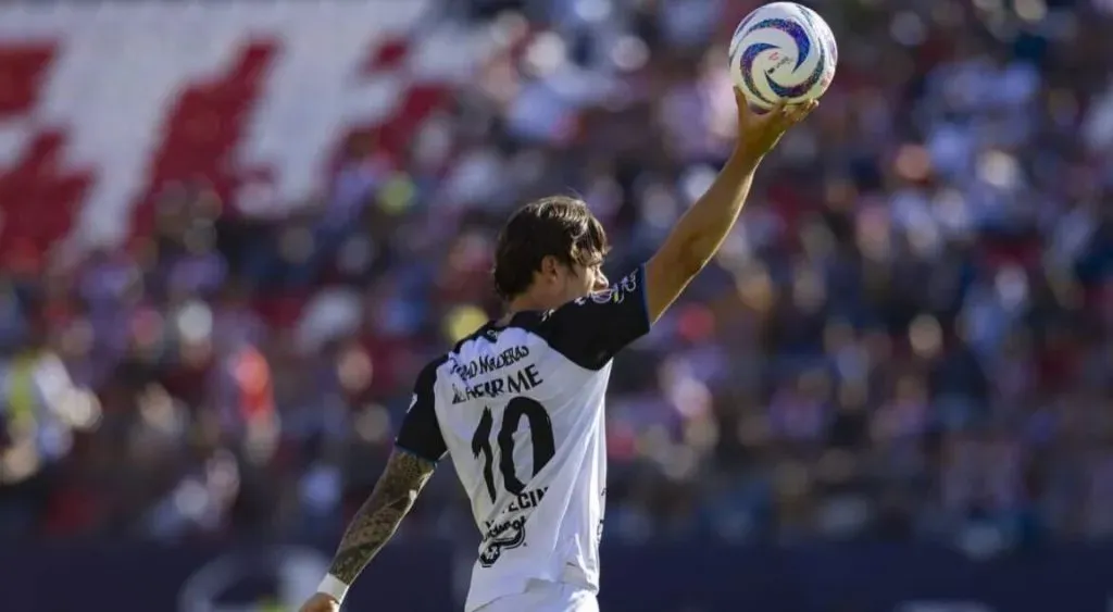 Joaquín Montecinos quiere volver a competir por un lugar en la Roja.