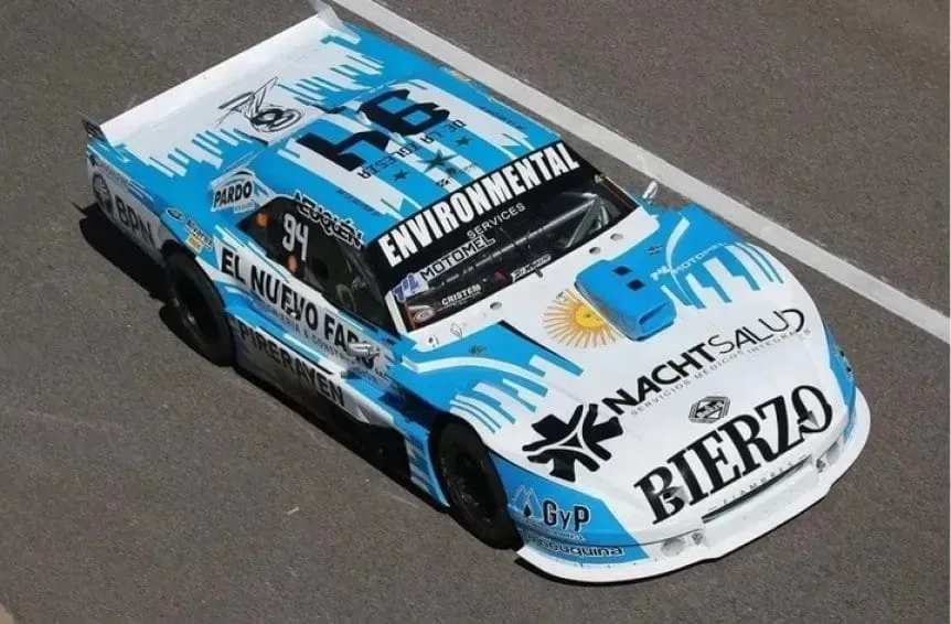 El auto con la firma de Acuña.