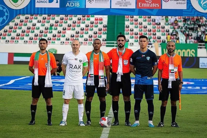 De Marco junto Iniesta en la liga de Emiratos Árabes (Archivo personal)
