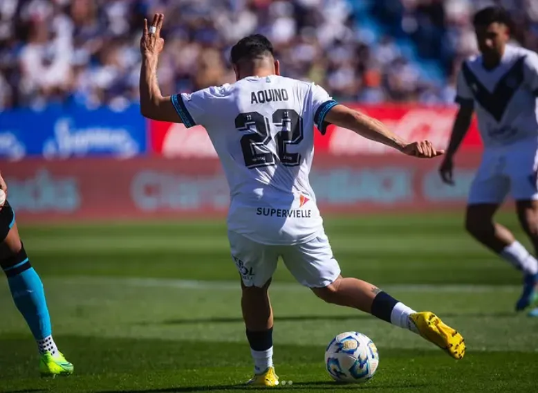 Aquino vuelve a usar el 22 con el que brilló en Vélez Sarsfield | Foto: Instagram Claudio Aquino