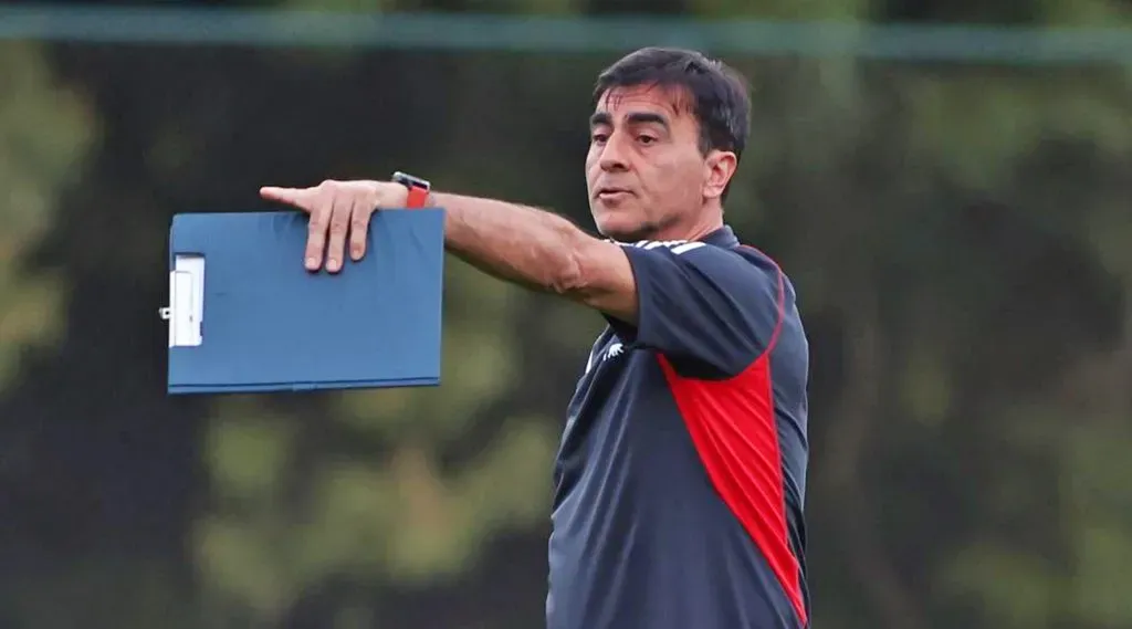 Quinteros es el principal apuntado del fracaso en la Sudamericana 2023.