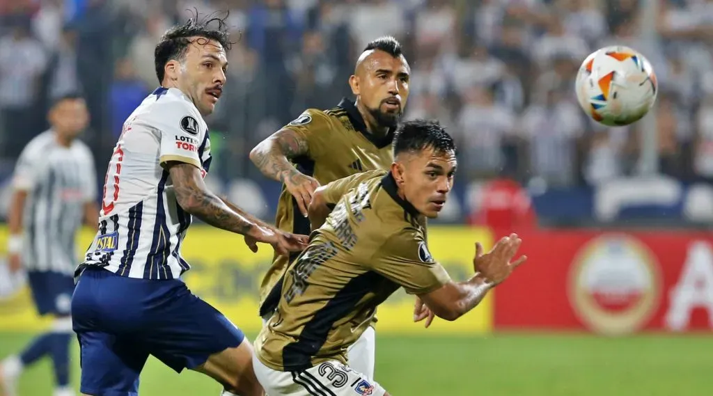 Colo Colo tiene hartas chances de jugar la Copa Sudamericana 2024 al marchar por ahora tercero en su grupo de Libertadores. | Foto: Photosport.