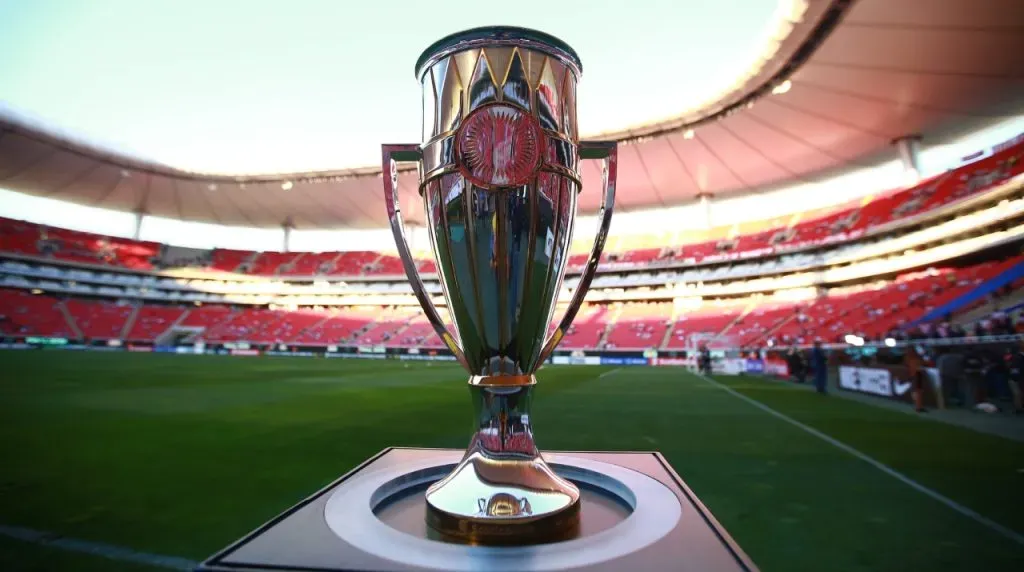 El trofeo de la Copa de Campeones Concacaf. (Foto: Getty Images)