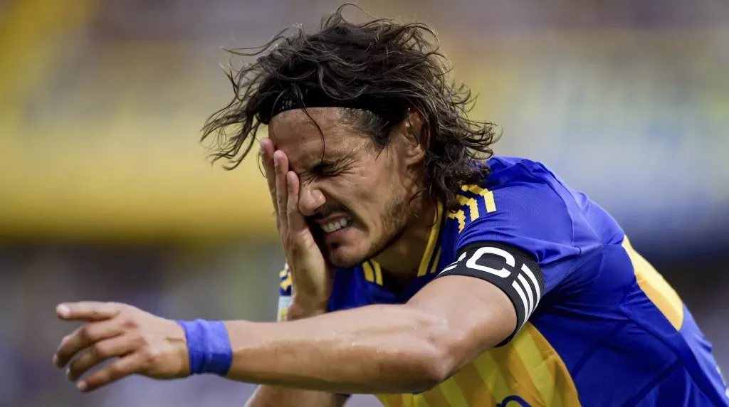 Edinson Cavani no entrenó a 4 días del Superclásico.