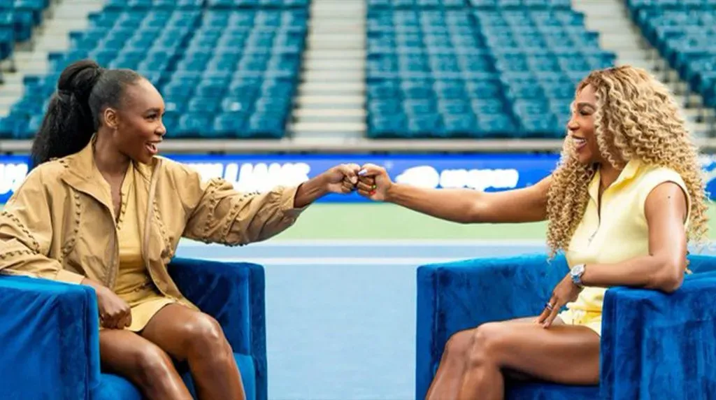 Venus y Serena, listas para el primer episodio de su podcast en el Arthur Ashe (@XOriginals).
