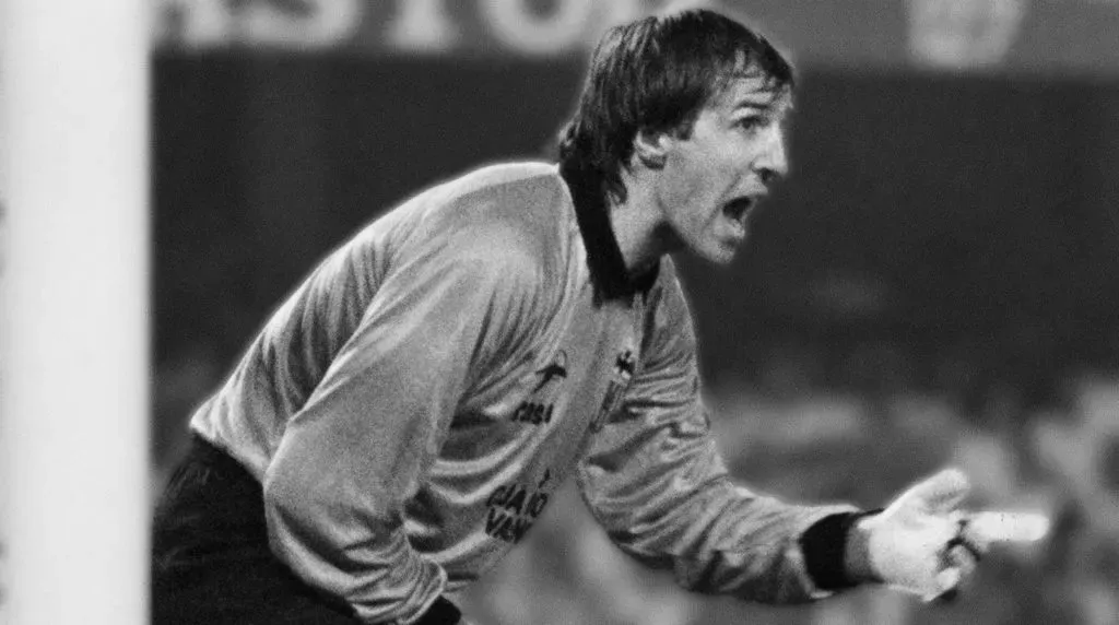 Falleció José Manuel Ochotorena, leyenda del fútbol español (Prensa Valencia).