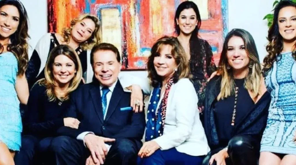 Silvio Santos com as filhas e a esposa – Foto: Instagram Silvia Abravanel