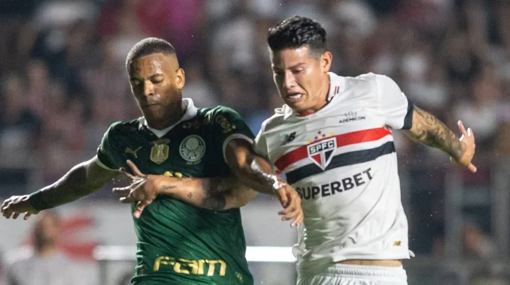 James (der.) en el empate de Sao Paulo vs. Palmeiras. (Foto: Imago)