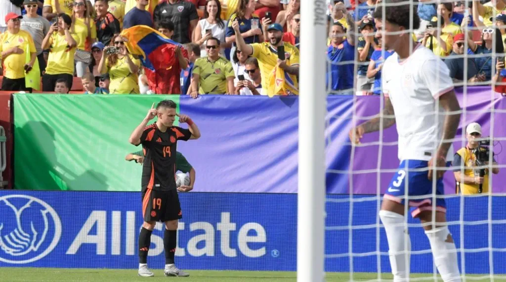 Santos Borré celebrando su gol vs. Estados Unidos. (Foto: Imago)
