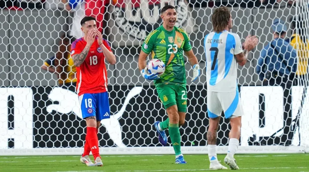 Dibu Martínez en Argentina vs. Chile. (Foto: Getty Images)