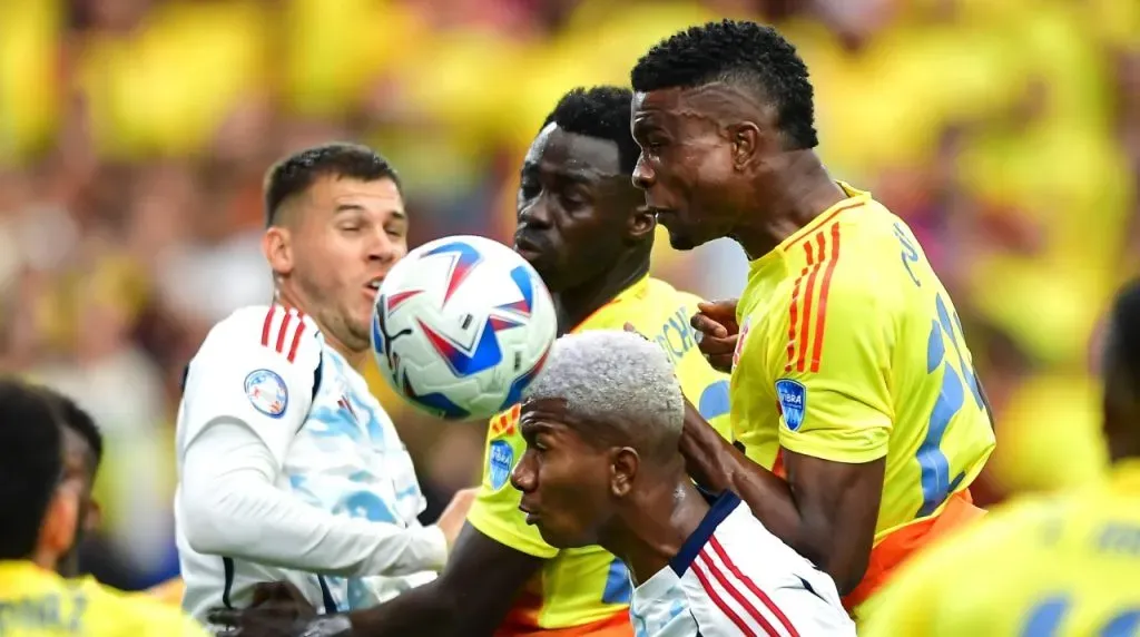 Acción de juego en Colombia vs. Costa Rica. (Foto: Imago)