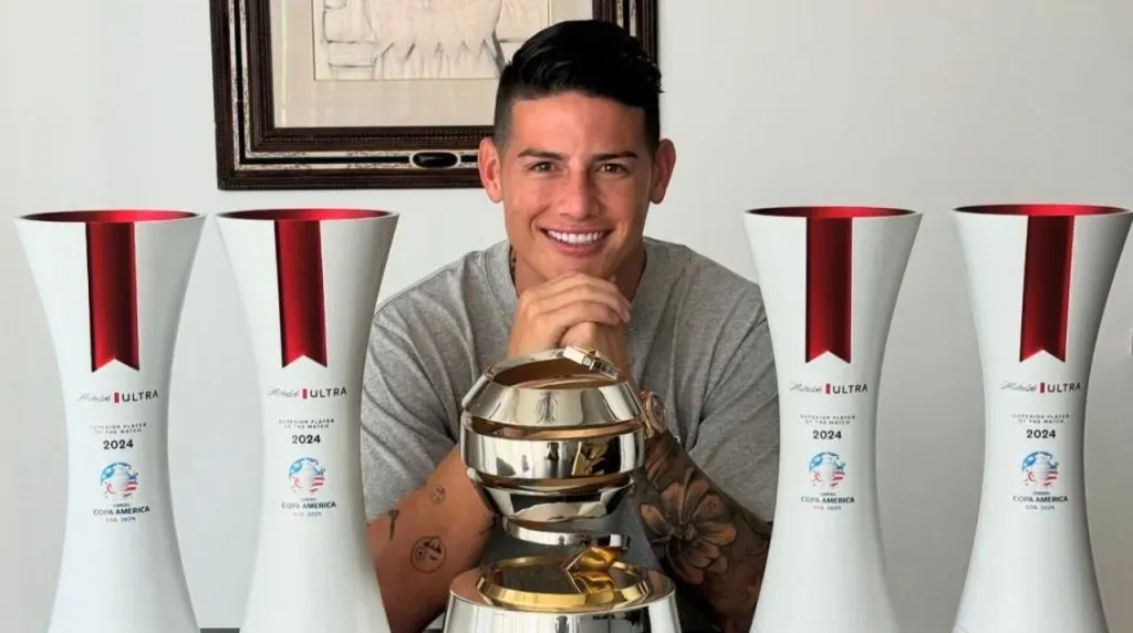 James con los premios que ganó en la Copa América 2024. (Foto: X / @jamesdrodriguez)