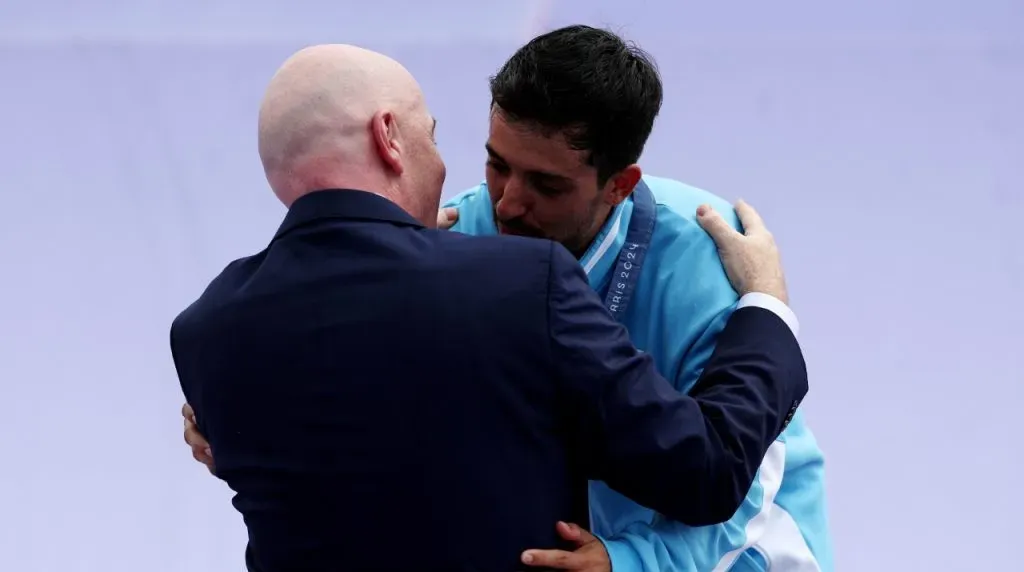 El presidente de la FIFA y José Torres. (Foto: Getty Images)