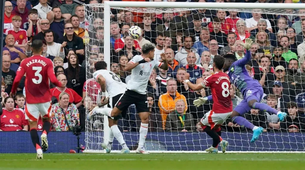 Uno de los dos goles de Díaz vs. Manchester United. (Foto: Imago)