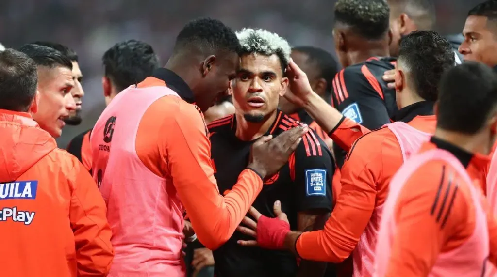 La celebración del gol de Diaz contra Perú. (Foto: Getty Images)