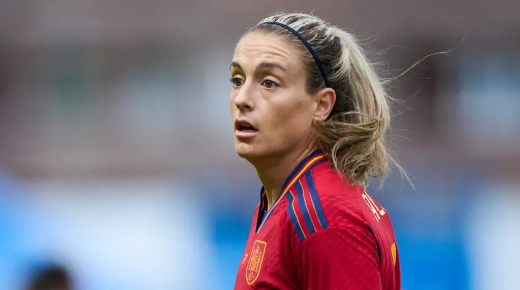 Alexia Putellas reportedly makes around €600,000 ( Juan Manuel Serrano Arce/Getty Images)