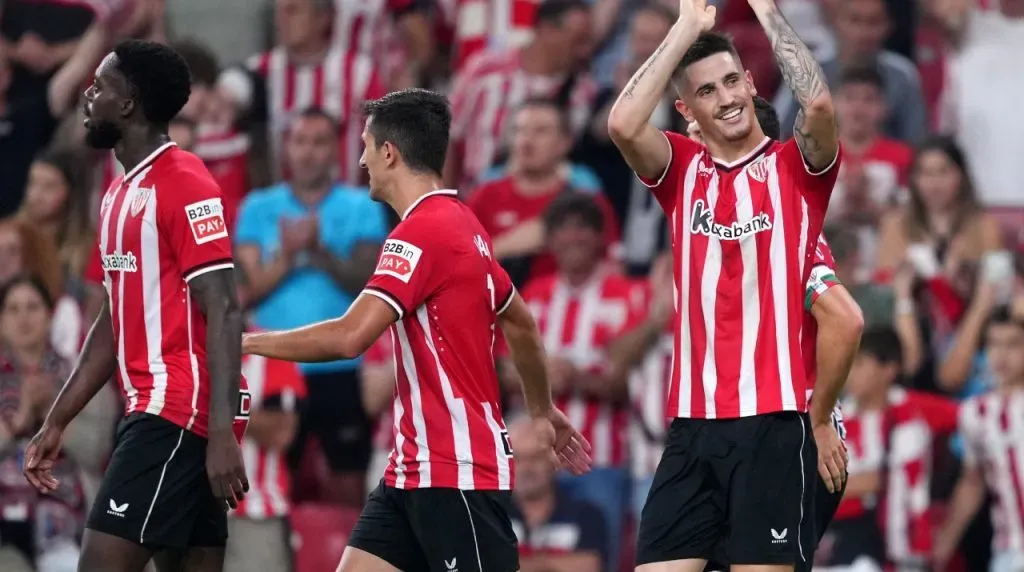 Oihan Sancet of Athletic Club with his teammates