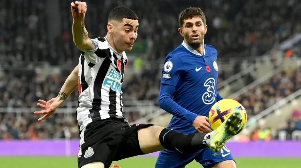 Miguel Almiron of Newcastle and Christian Pulisic of Chelsea