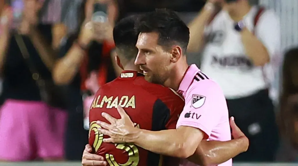 Thiago Almada y Lionel Messi (Foto: Getty Images)