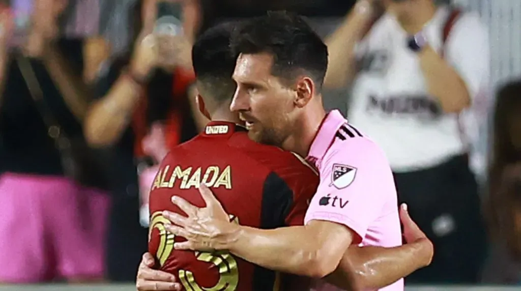 Almada y Messi cambiaron camisetas en Inter Miami vs. Atlanta United. (Foto: Getty Images)