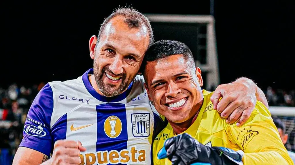 Barcos y Campos celebrando un triunfo con Alianza. (Foto: Alianza Lima Prensa)