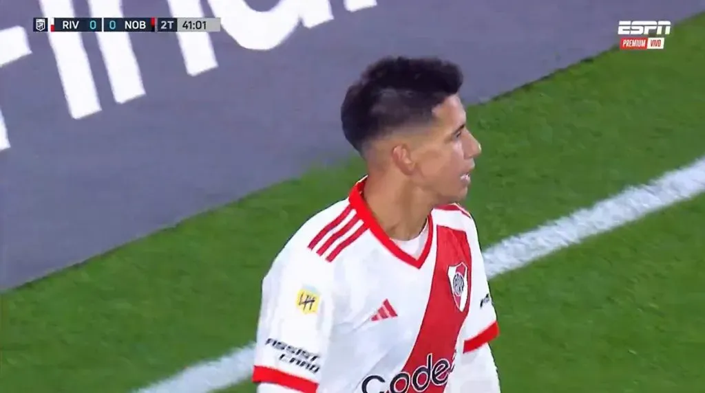 El rostro atónito de Maxi Meza tras su ‘blooper’ ante Newell’s [Foto: ESPN]