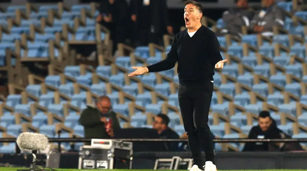 Eduardo Berizzo sumó una nueva derrota en la Roja ante Uruguay. Foto: Photosport.