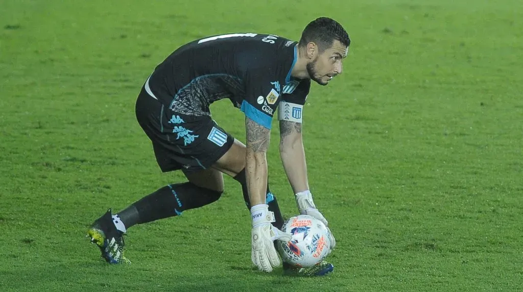 Gabriel Arias sufrió problemas físicos que tienen atento a Ricardo Gareca. Foto: Photosport.