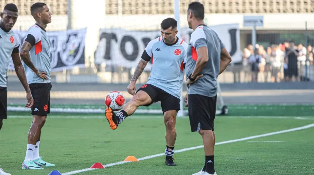 Gary Medel no ha sido considerado en los últimos partidos en Vasco da Gama. Foto: Getty Images.