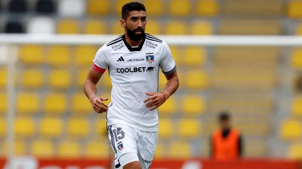 Emiliano Amor puede tomar camiseta de titular en Colo Colo. Foto: Photosport