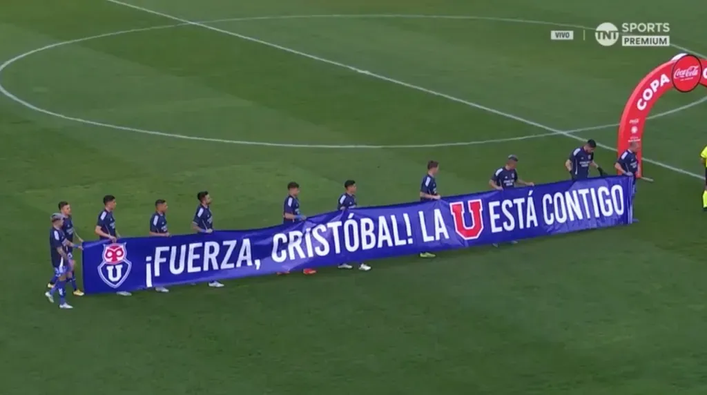 Los jugadores de U de Chile también presentes con Cristóbal Campos.