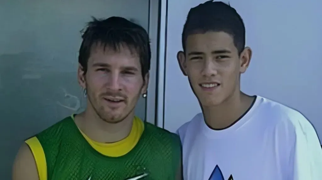 La vieja foto de Messi y Sarabia en un entrenamiento del Barcelona.