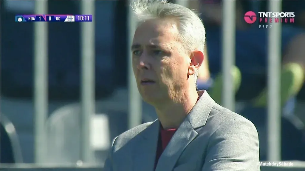La cara con que Nunes quedó tras el error de Sebastián Pérez que casi le cuesta un gol en contra a Universidad Católica. | Foto: Captura. 