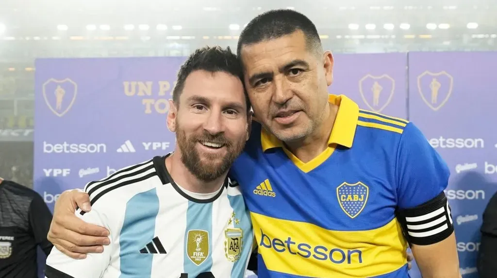 Riquelme invitó a Messi a su despedida en La Bombonera. (Prensa Boca)