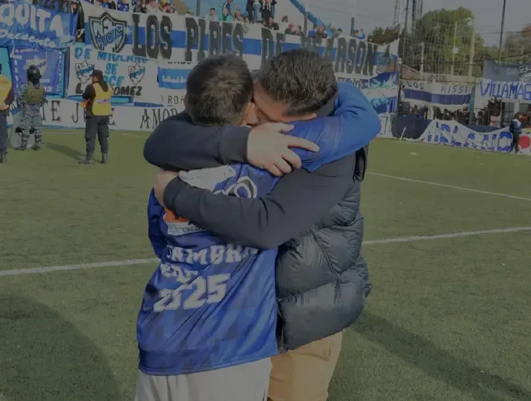 Orion celebró el ascenso del equipo que preside. Foto Agustín Orion.