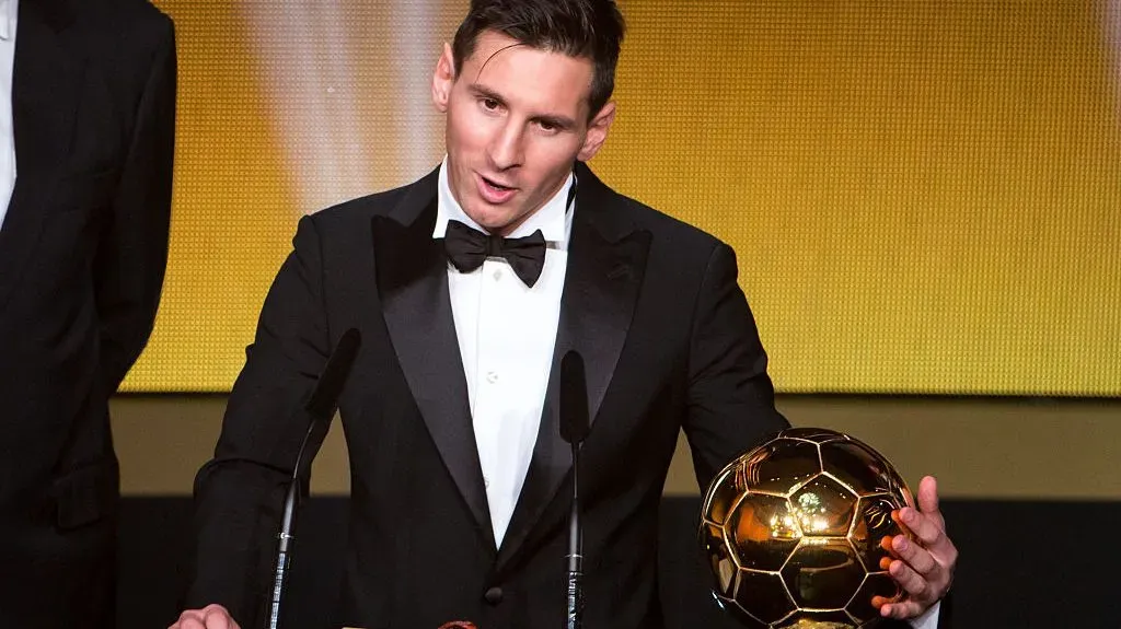 Messi recibiendo el premio en 2015. (Getty)