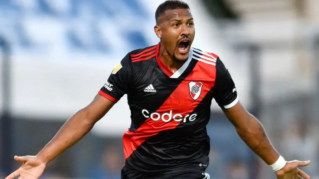 Salomón Rondón festejando un gol en River. (Foto: Getty)