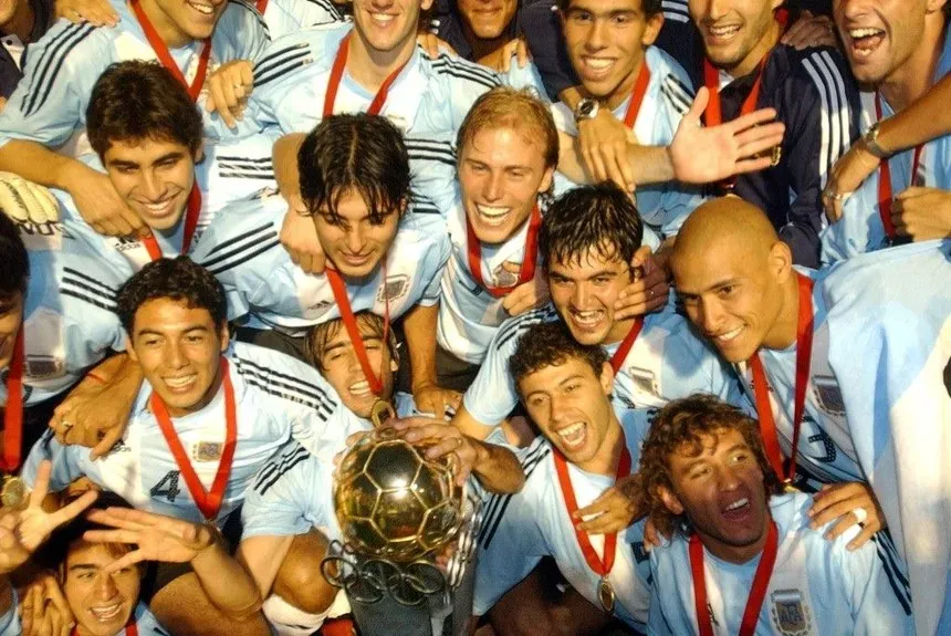 Tevez, Mascherano, Burdisso y Cangele, algunos de los que ganaron el Preolímpico 2004.