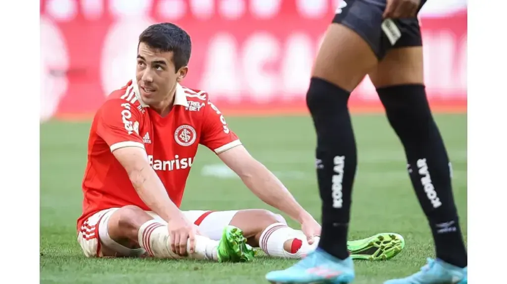 Foto: Pedro H. Tesch/AGIF – De Pena em jogo pelo Internacional