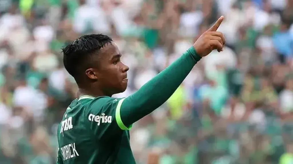 (Foto: Cesar Greco/Palmeiras) – Endrick em jogo pelo Palmeiras