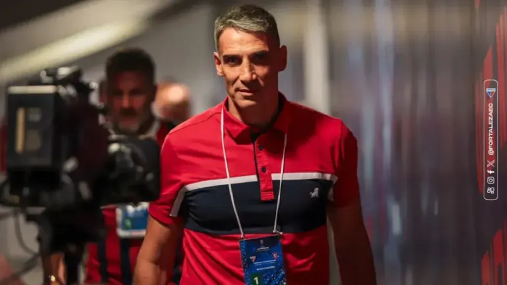 Vojvoda técnico do Leão. Foto: Mateus Lotif/FEC