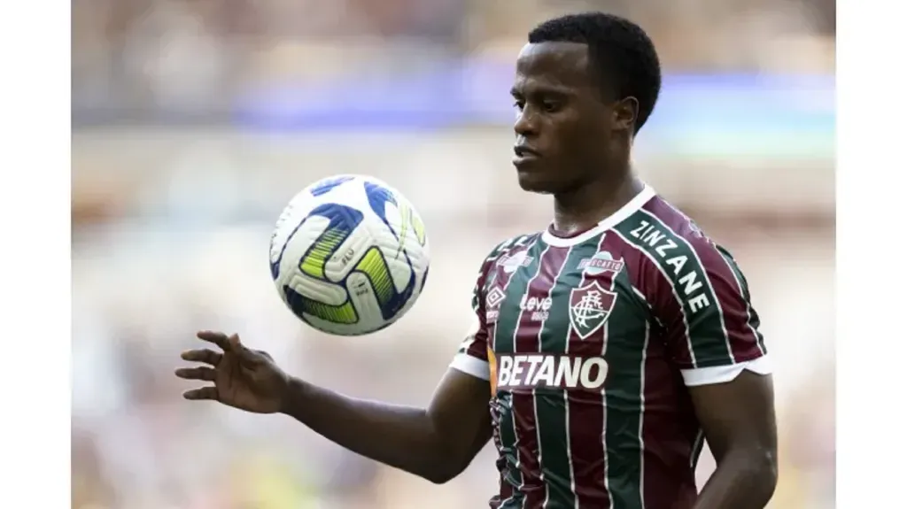 Foto: Jorge Rodrigues/AGIF – Jhon Arias em jogo pelo Fluminense