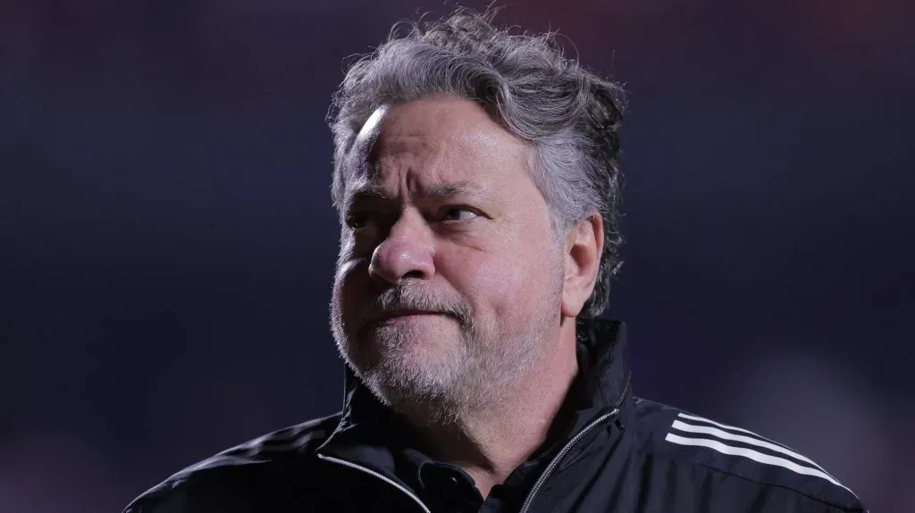 Foto: Ettore Chiereguini/AGIF – Julio Casares busca novo treinador