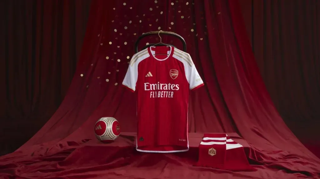 Así luce la nueva camiseta del Arsenal para la próxima temporada (Adidas)