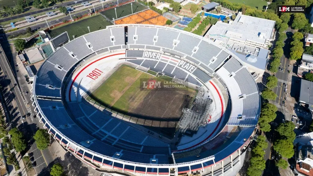 Este domingo quedó al descubierto el césped del Monumental tras los recitales que afectaron el estado del campo de juego(FOTOS: Sebastián Rodeiro/La Página Millonaria).