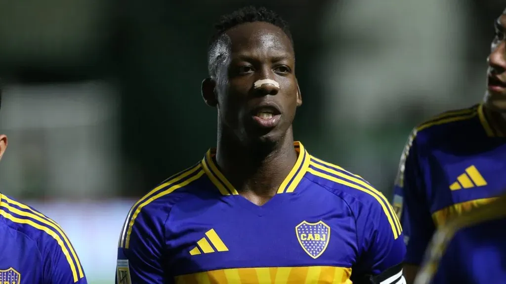 Advíncula, uno de los ausentes en la primera semana de la Era Russo. Foto: Getty Images